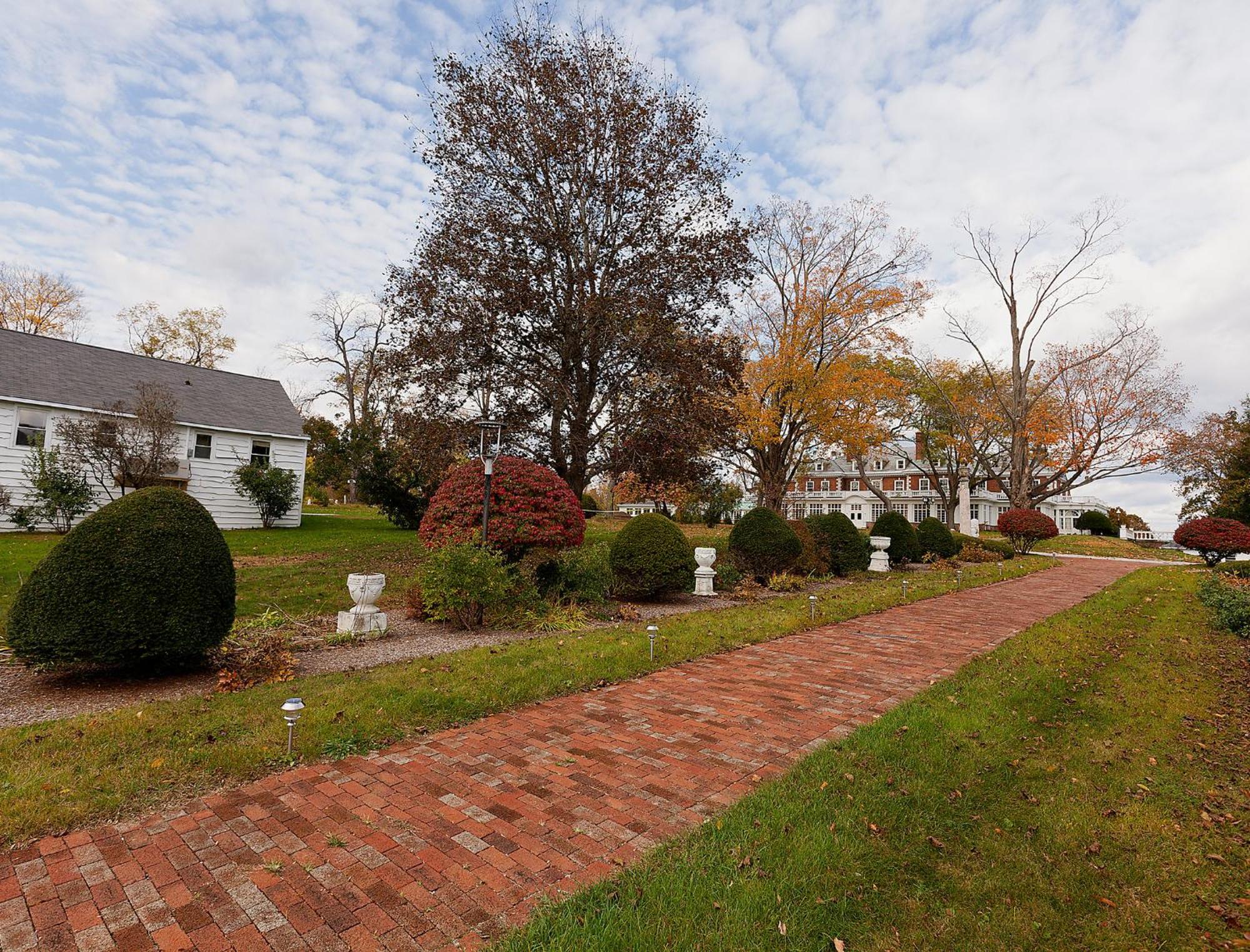 Eastover Estate And Eco Village Lenox Exterior photo